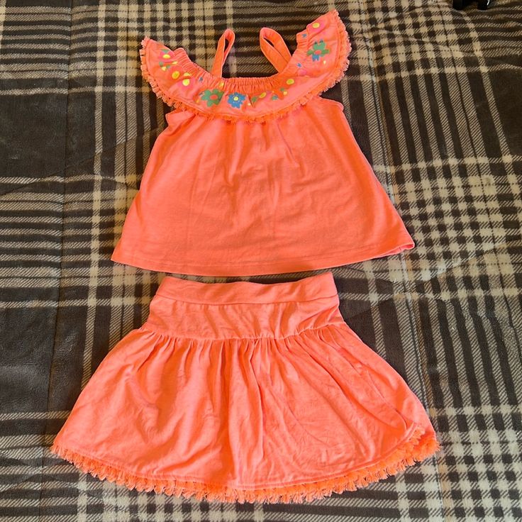 Never Worn Perfect For Summer Size 2t Casual Play Sets For Spring, Cute Spring Skirt For Playtime, Cute Skirt For Spring Playtime, Cute Spring Playtime Skirt, Summer Cotton Skirt For Playtime, Summer Playtime Cotton Skirt, Cotton Skirt For Summer Playtime, 2 Piece Skirt, 2 Piece Skirt Set