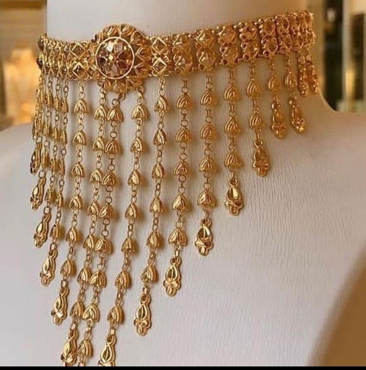 Jwellary Unique, Muslim Jewellery, Aesthetic Engagement Ring, Engagement Ring Non Traditional, Gold Earing, Necklace Women Gold, Women Gold Chain, Aesthetic Engagement, Unique Gold Jewelry Designs