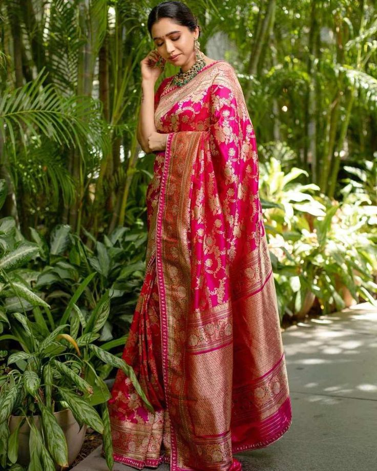 Aarti Ravi, Red Saree Wedding, Sarees For Wedding, Traditional Blouse Designs, Latest Model Blouse Designs, Latest Bridal Dresses, Modern Saree, Latest Designer Sarees, Wedding Indian