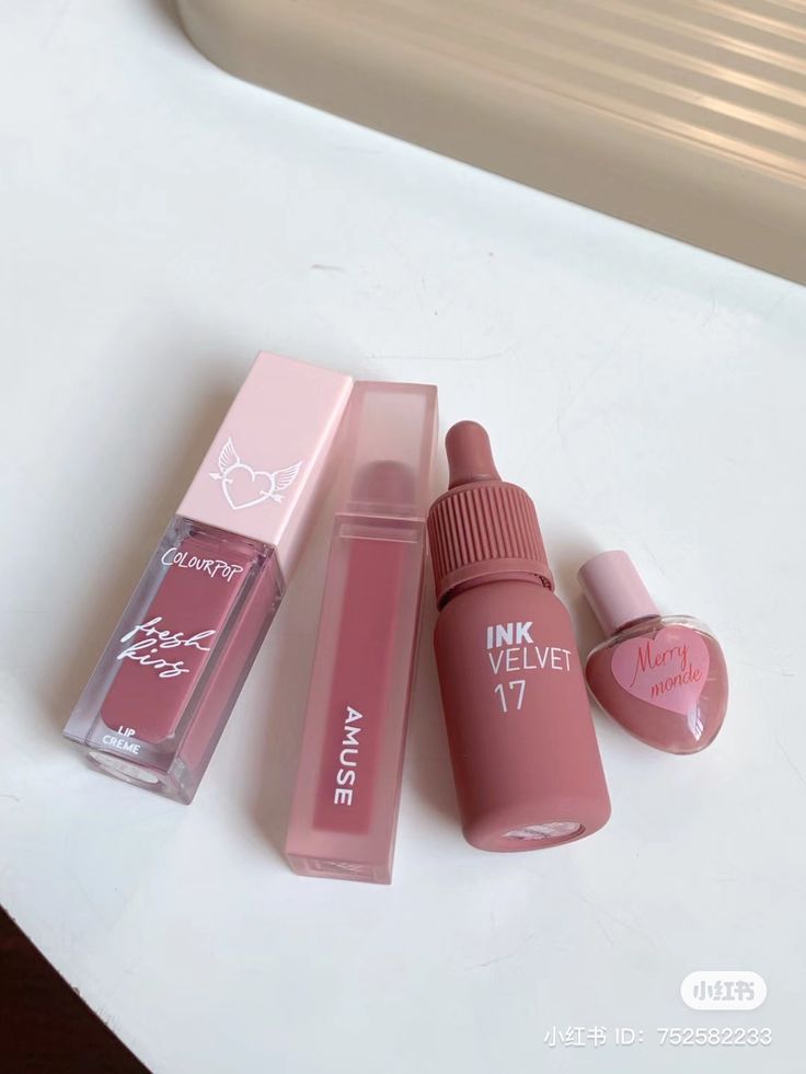 Cute Makeup Products, Kily Jenner, Alat Makeup, Makeup Accesories, Makeup Package, Ulzzang Makeup, Lip Cosmetics, Makeup Needs, Fancy Makeup