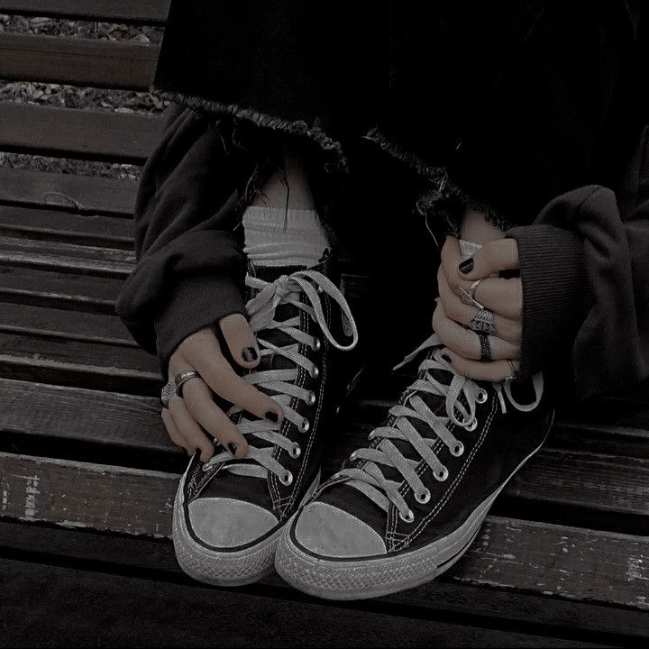 𝐓𝐀𝐆𝐒⌇ #aesthetic #icon #wallpaper #aesthetics #theme #pfp #background #grunge #dark #polarr #photography Converse Aesthetic, Thalia Grace, Dr Shoes, Black Converse, Estilo Punk, Sirius Black, Grunge Style, Grunge Aesthetic, Chuck Taylor Sneakers