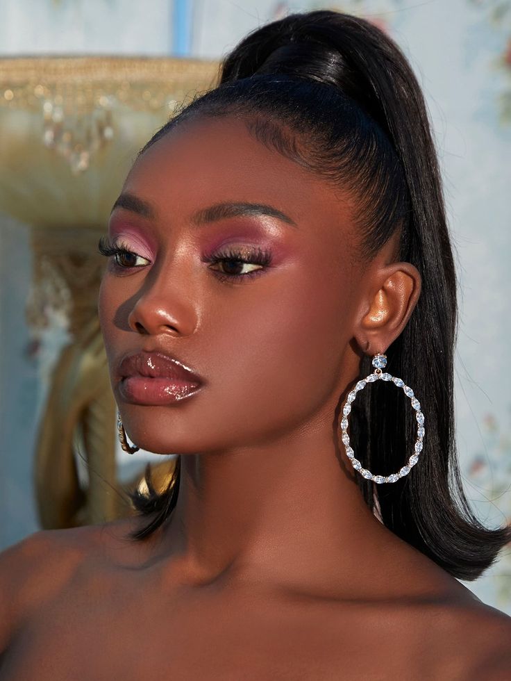 Like this photo? Apply it to your now! Or choose among thousands of other effects and their combinations. Prom Eyes, Maquillage On Fleek, Gold Makeup Looks, Prom Makeup Looks, Eye Makeup Styles, Makeup For Black Skin, Barbie Makeup, Brown Skin Makeup, Soft Glam Makeup