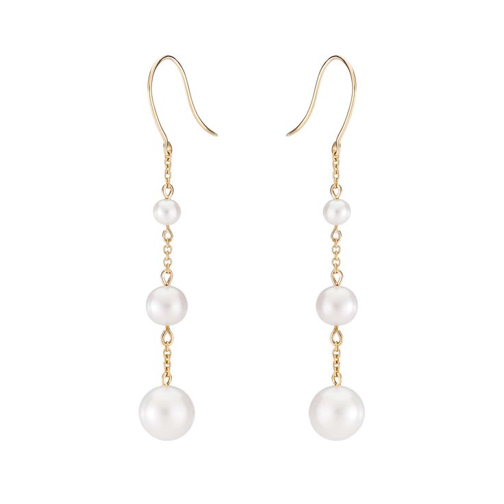 Prized for their beauty and elegance, these pearl chain earrings are a sophisticated addition to your wardrobe. With a subtle movement, these pearls are fit for any bridal or everyday sophisticated look. Latina Jewelry, Chain Drop Earrings, Sophisticated Look, Detailed Jewelry, Soft Toothbrush, White Freshwater Pearl, Perfume Spray, Pearl Chain, Jewelry Cleaner