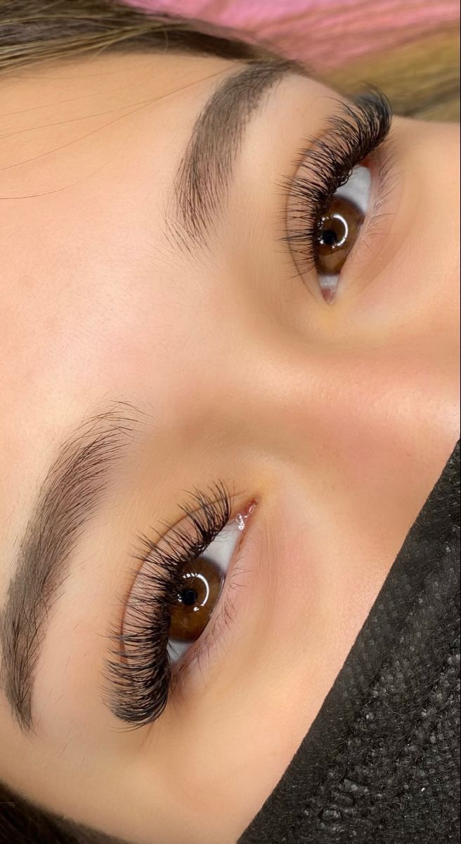 Trendy Women's Eyelash Extension Styles You Can't Miss Natural Fake Eyelashes, Lash Extentions, Best Lash Extensions, Lashes Fake Eyelashes, Lash Extensions Makeup, Gene False, Lash Extensions Styles, Eyelash Extensions Styles, Perfect Eyelashes