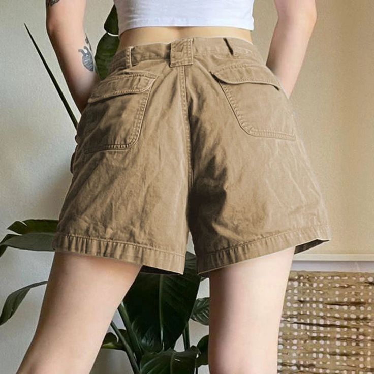 These Low Waist Denim Cargo Shorts for Women offer a comfortable and stylish option for any warm-weather outfit. With a low waist design, they provide a flattering fit while also featuring practical cargo pockets. Perfect for any outdoor activity, these shorts combine fashion and function seamlessly. Designed by 4COLORDRESS Sweatpants Street Style, Street Style Vintage, Y2k Sweatpants, Denim Cargo Shorts, 90s Summer, Shorts Y2k, Y2k Pants, Denim Cargo, Warm Weather Outfits