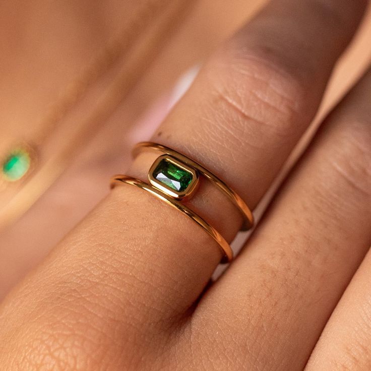 18K Gold-Plated Stainless Steel Nickel-Free Lead-Free Hypoallergenic Emerald Green Cubic Zirconia Stone Water Resistant Emerald Stone Ring, Emerald Stone Rings, Estate Ring, Estate Rings, Sunglass Chain, Exclusive Gift, Emerald Stone, Pearl Gemstone, Accessories Jewelry Necklace