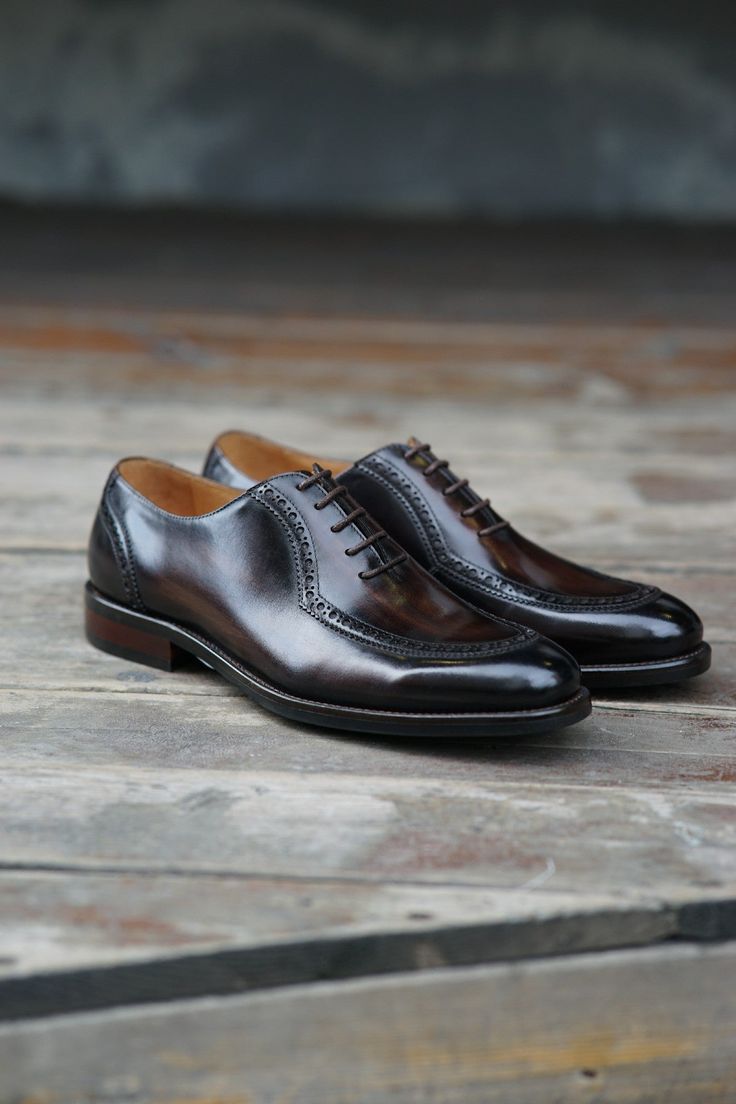 Introducing MSW Apron Toe Oxford - the epitome of sophistication and luxury. Crafted with exquisite detail and precision, these oxfords exude elegance and style. The apron toe design adds a touch of refinement, making these shoes a must-have for the modern man. Upgrade your wardrobe with MenStyleWith, the perfect blend of art and fashion. MenStyleWith Apron Toe Oxford Premium Calfskin Leather Fully Grain Leather Lined with Full Leather Insole Solid Rubber Sole Painted by hand Handmade with care Dark Brown Shoes, Blazers Shoes, Loafer Sneakers, Brown Shoe, Toe Designs, Modern Man, Leather Shoes, Jeans Pants, Timeless Elegance