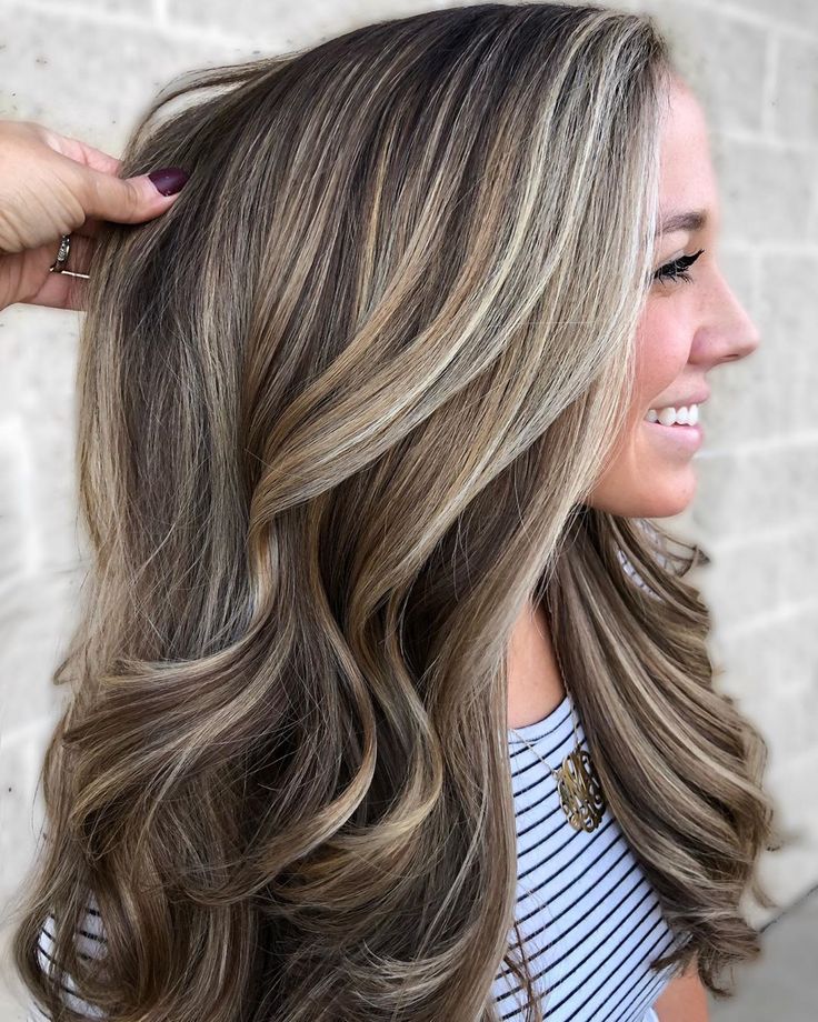 30 Stunning Ash Blonde Hair Ideas to Try in 2020 - Hair Adviser Popelavá Blond, Ash Blonde Hair With Highlights, Dark Ash Blonde Hair, Ash Blonde Hair Dye, Light Ash Blonde Hair, Ash Blonde Hair Colour, Icy Blonde Hair, Ash Hair, Ash Blonde Highlights