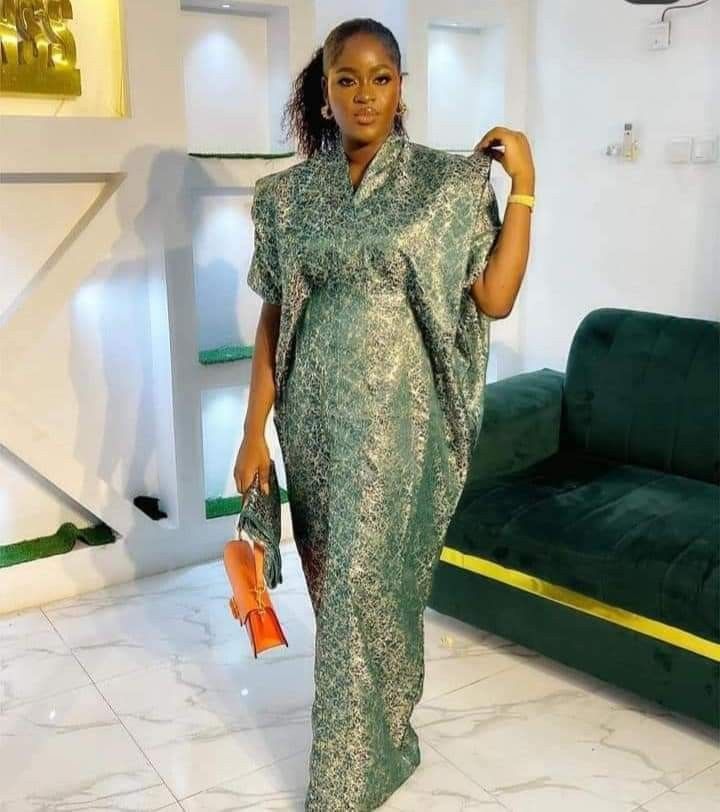 Damask Boubou Styles Nigeria, Damask Dress Styles Nigeria, Ankara Bubu Gown Styles, African Print Dresses For Women, Simple Dress Styles, Kaftan Styles, Bubu Gown, Boubou Styles For Women, Bubu Gown Styles