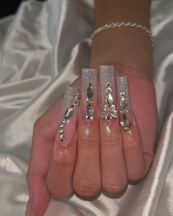 Sliver Quince Nails, Sliver White Nails, Quinceanera Nails Silver, Quince Nails White And Silver, Quince Nails Silver, White And Silver Nails Square, Big Gem Nails, Long Acrylic Nails Silver, Nails With Silver Jewelry