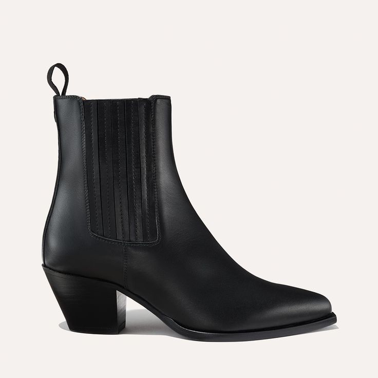 Open-air style meets downtown cool. With subtle nods to Western styles—from its squared-off welt to its angular heel—this boot makes every look feel adventurous. Best Ankle Boots, Chelsea Boots Men Outfit, Boots Men Outfit, Modern Shoes, Chelsea Boots Men, Slippers Cozy, Western Boot, Kinds Of Shoes, Comfortable Heels