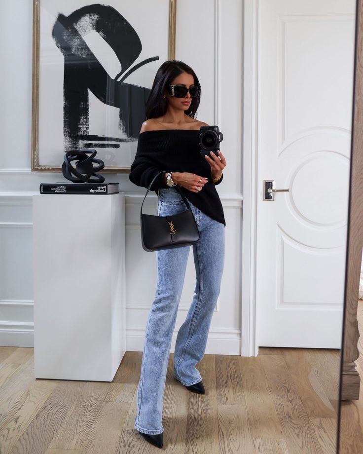 fashion blogger mia mia mine wearing rag&bone bootcut jeans and schutz booties from the NSALE #sweater #jeans #booties #CasualChic Dressy Jeans Outfit, Mia Mia Mine, Sleeveless Trench, Mia Mia, White Jeans Outfit, Flattering Jeans, Top Jeans, Black Jeans Outfit, Chic Coat