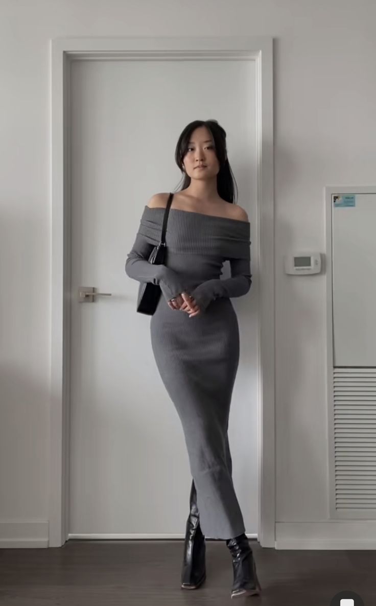 Sweater Over Bodycon Dress, Casual Dinner Dress Outfit, Hotel Worker Outfit, Heels For Long Dresses, Daily Look Outfits Casual, Long Gray Dress Outfit, Christmas Dinner Outfit Ideas For Women, Winter Outfits Dresses Cold Weather, Wedding Guest Dress Winter Classy