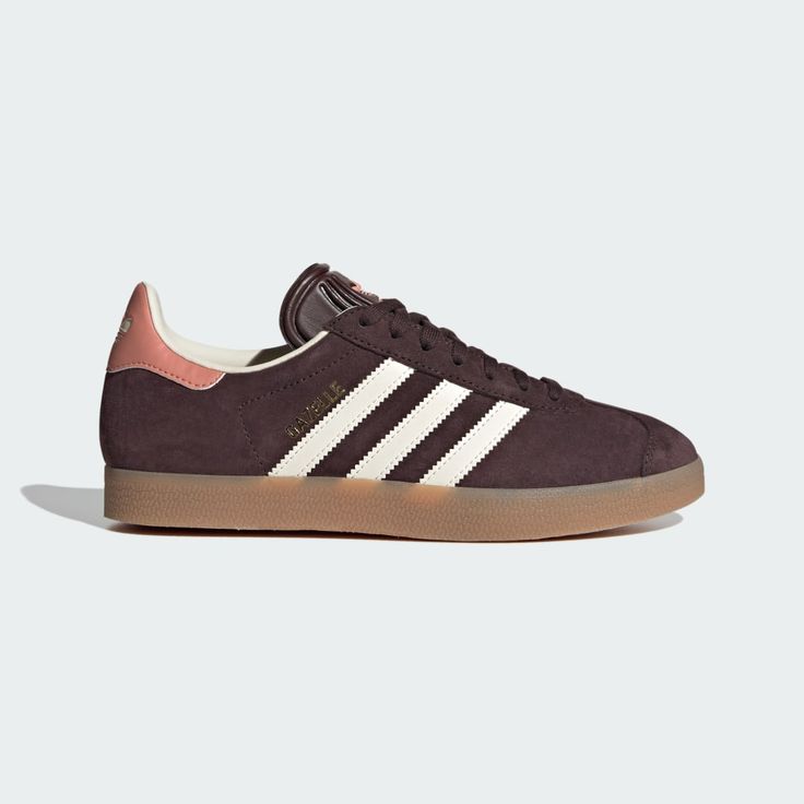 Adidas Gazelle Shoes, Carefree Fashion, Gazelle Shoes, Stylish Lifestyle, Adidas Originals Women, Adidas Fashion, Women Lifestyle, Unisex Shoes, Adidas Gazelle