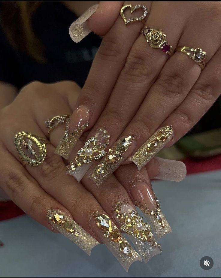 Ongles Bling Bling, Quinceanera Nails, Gold Acrylic Nails, Milky Nails, Gold Nail, Acrylic Nails Coffin Pink, Long Square Acrylic Nails, Unique Acrylic Nails, Bling Acrylic Nails