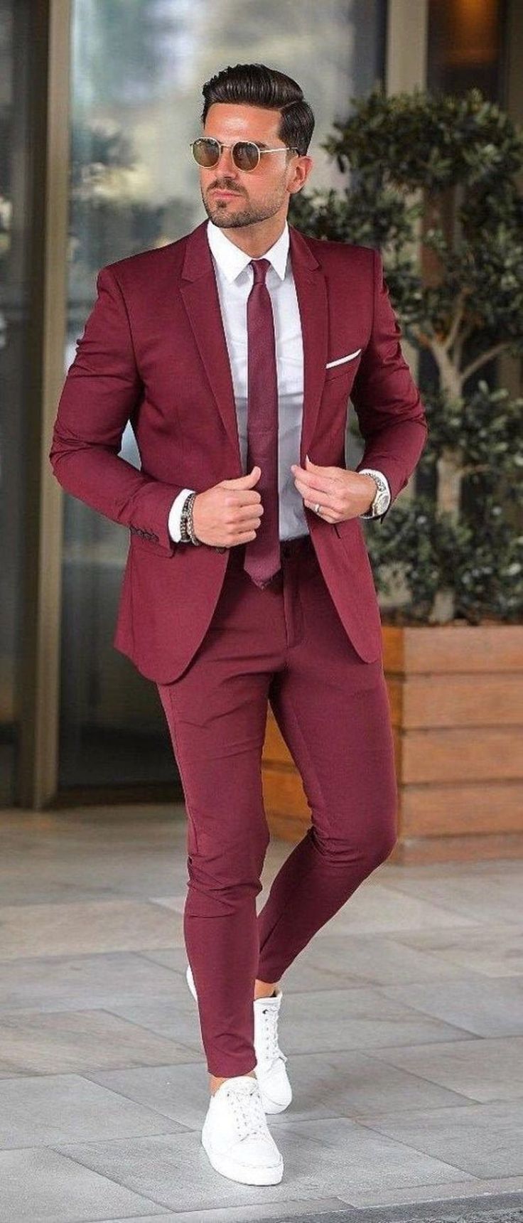 Mens Beach Wedding Suits, Mens Fashion Suits Formal, Beach Wedding Suits, Maroon Suit, Formal Men Outfit, Mens Fashion Blazer, Mens Casual Outfits Summer, Dress Suits For Men, Formal Mens Fashion