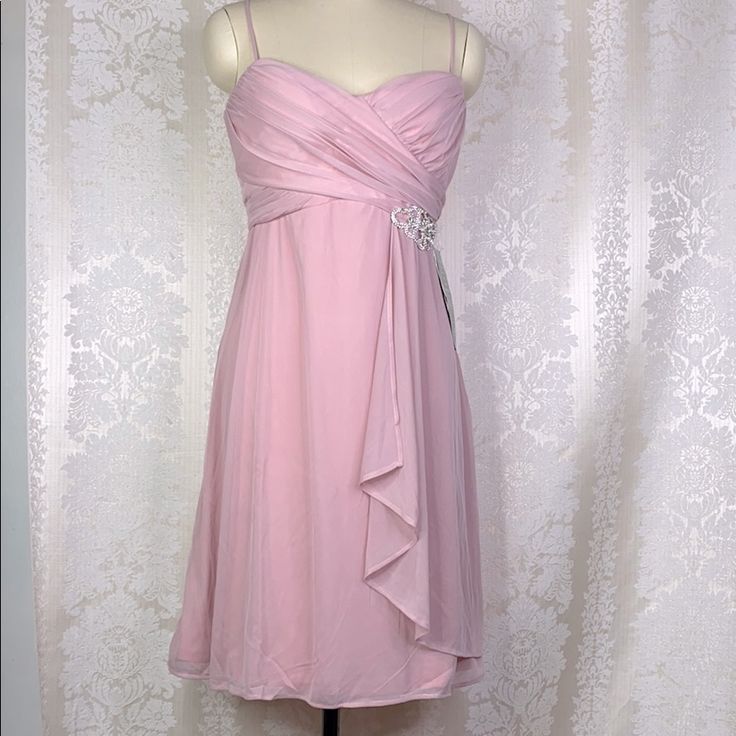 Brand New With Tags! Color Blush With Shoulder Strap And Zips On The Back. A Slight Stretch Material. Shorter Prom Dresses, 2000 Hoco Dress, Tropical Homecoming Dress, Cute Pink Hoco Dresses, Pink Prom Dresses Aesthetic, Elegant Dresses Classy Short, Pink And Green Clothes, Blush Pink Satin Dress, 2000s Closet