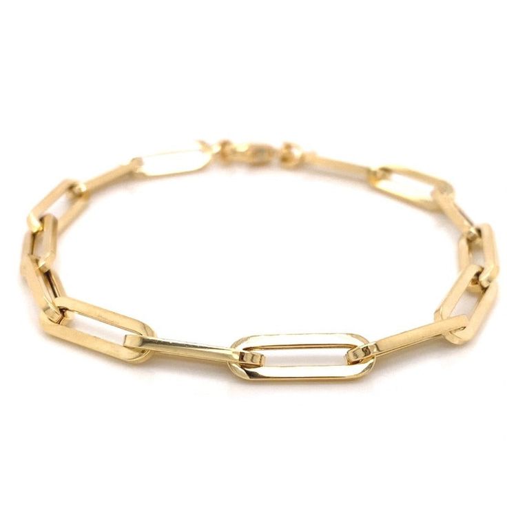 14kt yellow gold paperclip bracelet with alternating round and oval links! Perfect for layering!   SKU: PCB0014 Product: Bracelet Material: 14kt Yellow Gold ﻿Length: ﻿7.5" Link Details: 16.45mm x 5.20mm Paperclip Bracelet, Holiday Gift Guide, Paper Clip, Holiday Gifts, Layering, Yellow Gold, Bracelet, Yellow, Gold