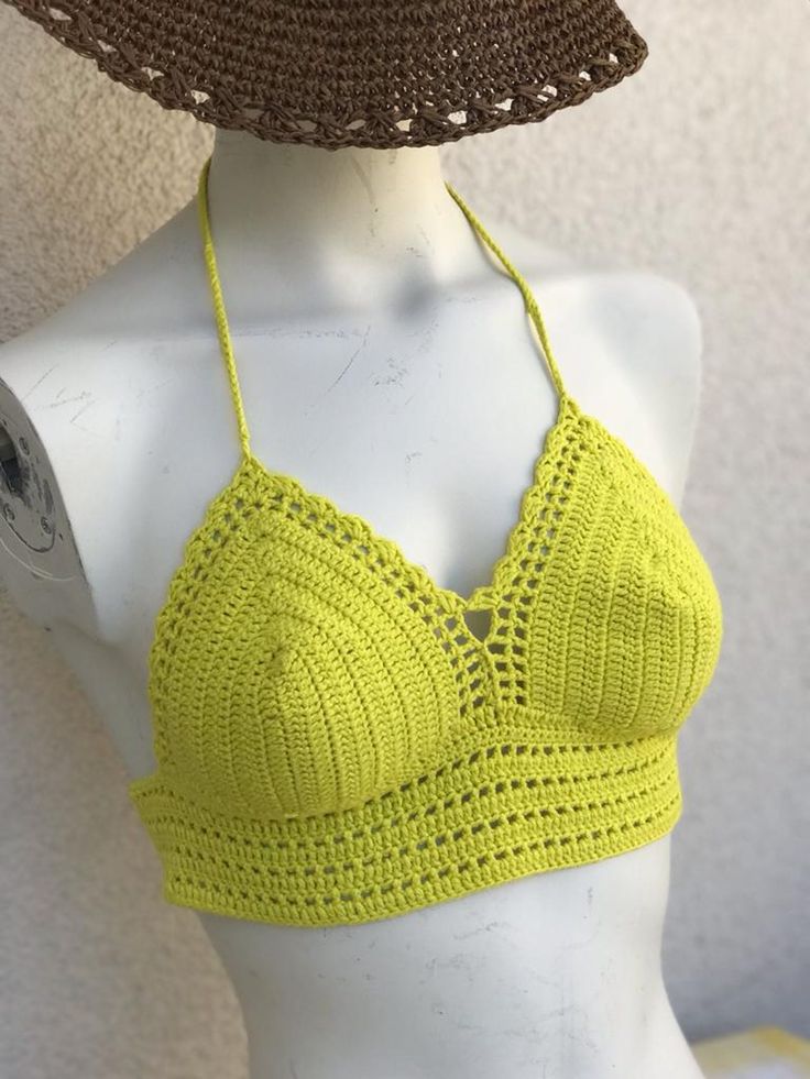 S Size  Elevate your beach style with our stunning Green Halterneck and Body-tie Bustier and Bikini Top, designed as a unique color match for bronze skin, creating a mesmerizing and radiant look. 🌞💚 🏖️✨ The halterneck design provides a comfortable and flattering fit, while the body-tie detail adds a touch of elegance and playfulness to your beachwear. 🏝️🎀  🌊💕 Make a bold fashion statement with this eye-catching piece, perfect for lounging poolside or strolling along sandy shores. ️🌴 🛍️😍🌅 Summer V-neck Beach Crop Top, V-neck Halter Top For Beach Season Vacation, Green Halter Top For Summer Beach, Summer Green Halter Top For Beach, Green Halter Top For Summer Beach Party, Green Summer Beach Halter Top, V-neck Halter Top For Beach Season, Yellow Triangle Halter Top For Summer, Adjustable Beachy Halter Top For Summer