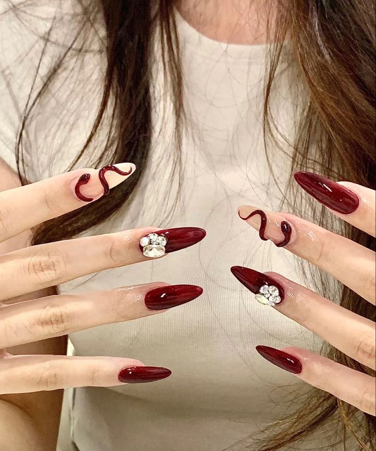 Nail Art Vermelho, Dragon Nails, Dark Red Nails, Wine Nails, Red Nail Art, Asian Nails, Easy Nails, Korean Nails, Casual Nails