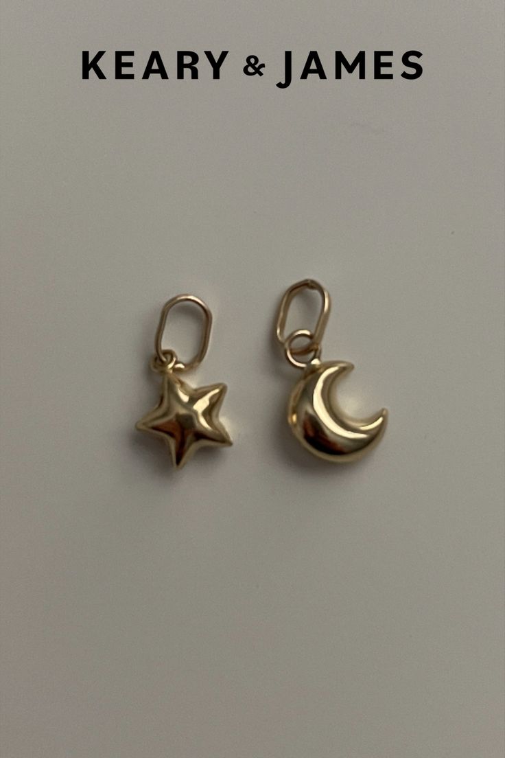 Gold sun and moon charms School Dr, Charm Holder, Star And Moon, Gold Charms, Jewelry Charms, Celestial Jewelry, Sugar Cravings, Star Moon, Hollow Design