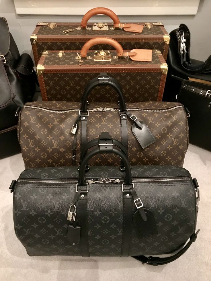 Louis Vuitton Travel Luggage, Louis Vuitton Duffle Bag, Louis Vuitton Travel, Bags Style, Luxury Purses, Fancy Bags, Louis Vuitton Men, Vuitton Bag, Suitcases