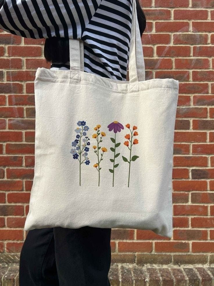 Wildflower Aesthetic, Design On Canvas, Handpainted Tote, Diy Tote Bag Design, Handpainted Tote Bags, Totes Ideas, Tods Bag, Painted Tote, Diy Tote Bag