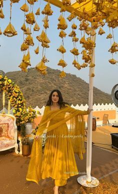 Yellow Frock Suit Design, Yellow Outfit Traditional, Yellow Frock Suit For Haldi, Haldi Traditional Outfit, Aesthetic Poses In Frock, Haldi Outfit For Bridesmaid Indian, Anarkali Dress Photo Poses, Yellow Frock Suit, Haldi Dresses For Women