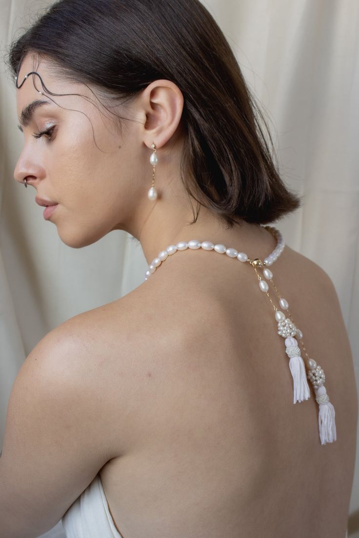 back necklace for brides Affordable Fine Jewelry, Classic Pearl Necklace, Elizabeth Jewelry, Bohemian Style Wedding, Silk Tassels, Pearl Statement Necklace, Pearl Bridal Jewelry, Bridemaids Gifts, Pearl Strand