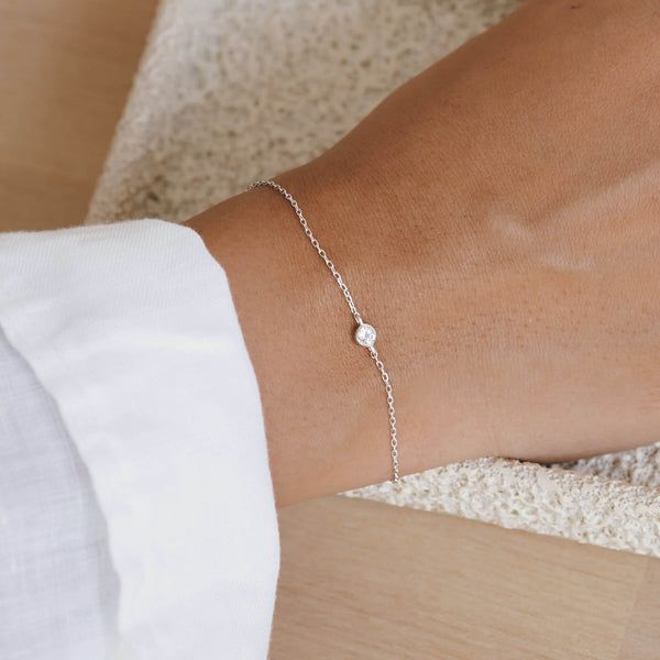 Dainty Jewelry Silver, Dainty Gold Chain, Simple Silver Jewelry, Gold Chain Bracelet, Wrist Jewelry, Jewelry Bracelets Silver, Hand Bracelet, Simple Bracelets, Silver Chain Bracelet