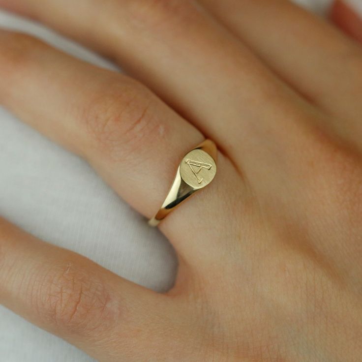 Annalise Ring - L. Priori Signet Rings Women Gold, Gold Initial Ring, Signet Rings Women, Simple Rings, Engraved Initials, Jewelry Hair Accessories, Letter Ring, Jewelry Brands, Family Jewellery