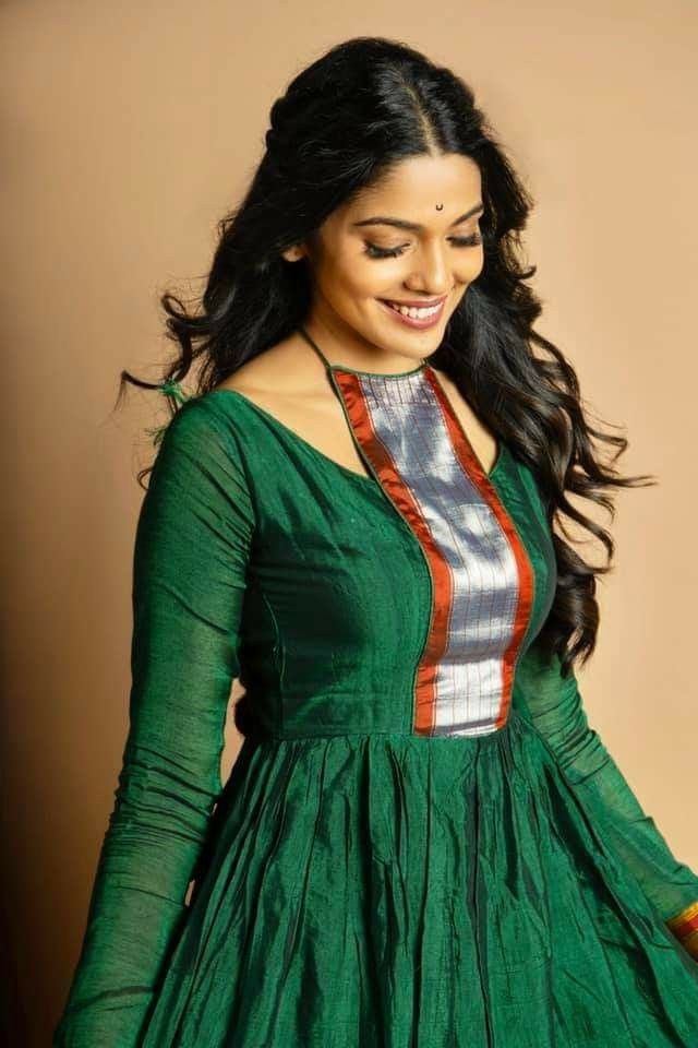 Dress From Saree, Pooja Sawant, Simple Frock Design, Marathi Actress, Long Gown Design, Simple Frocks, Simple Kurta Designs, Long Dress Design, Dress Neck