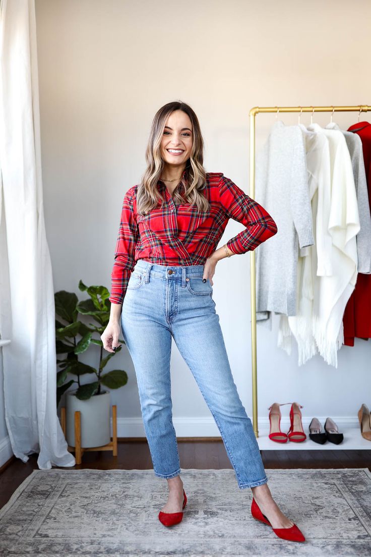 Christmas Party Outfit Casual Jeans, Christmas Plaid Outfit, Christmas Outfit Casual, Casual Christmas Party Outfit, Casual Holiday Outfits, Plaid Shirt Outfits, Cute Christmas Outfits, Casual Party Outfit, Dress Up Jeans