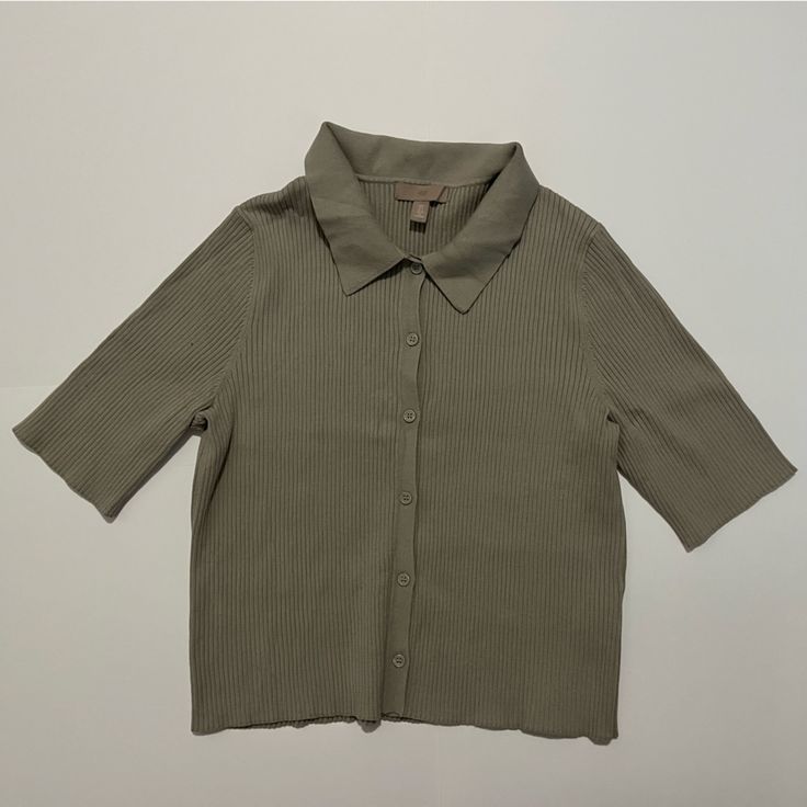 The Perfect Dark Academia Neutral Colored, Short Sleeved Button Down Shirt! Soft And Heavy Material! Great Condition (Never Worn) Marked Size L Sourced In Italy! Message Me With Any Questions! Casual Khaki Tops With Collar, H&m Short Sleeve Work Tops, H&m Short Sleeve Tops For Work, Trendy H&m Tops For Work, H&m Collared Shirt With Button Closure, Trendy Button-up H&m Blouse, Trendy Button-up Blouse By H&m, Trendy Button-up Blouse From H&m, Trendy H&m Button-up Tops