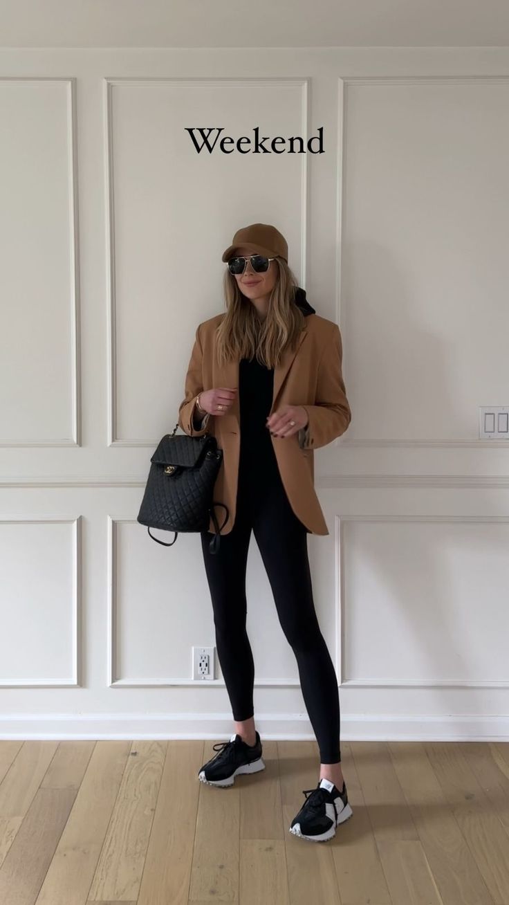 Blazer Oversize Outfits, Monday Outfit For Work, Camel Blazer Outfit, Oversize Blazer Outfit, Blazer Casual Outfit, Black Sneakers Outfit, Oversized Blazer Outfit, Black Blazer Outfit, Oversize Outfit