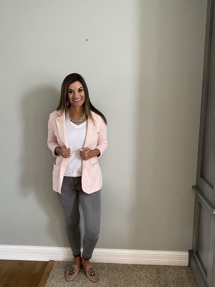 Blush Blazer Outfit, Blazer With Tshirt, Light Pink Blazer Outfit, Pink Blazers, Pink Jacket Outfit, Pink Blazer Outfit, Light Pink Blazer, Grey Pants Outfit, Light Pink Jacket