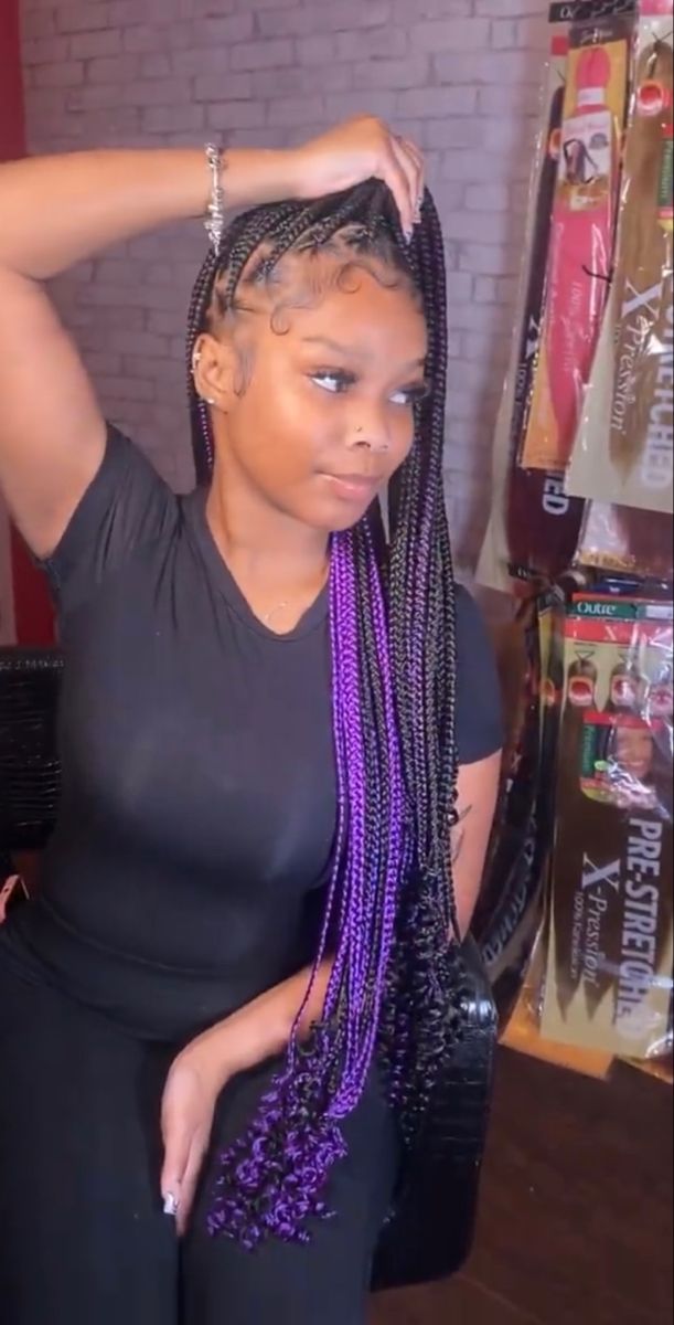 Knotless Braids Hairstyles With Curls And Color, Black Knotless With Color, How To Do Knotless Braids With Curls, Knotless Box Braids With Peekaboo Color, Black And Blue Knotless Braids Peekaboo, Knotless With Color In Back, Pikaboo Braids With Curls, Peakaboobraids Purple And Black, Purple Peakaboo Braids