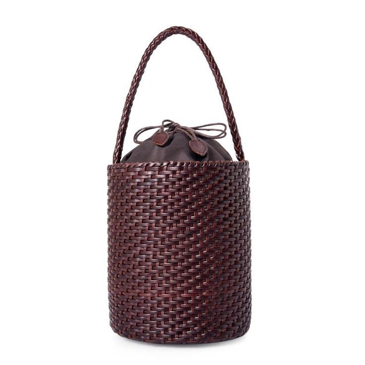 Woven Leather Bucket Bag, Closet Idea, Summer Handbags, Lv Bags, Bag Summer, Travel Work, Leather Weaving, Leather Bucket Bag, Leather Bucket