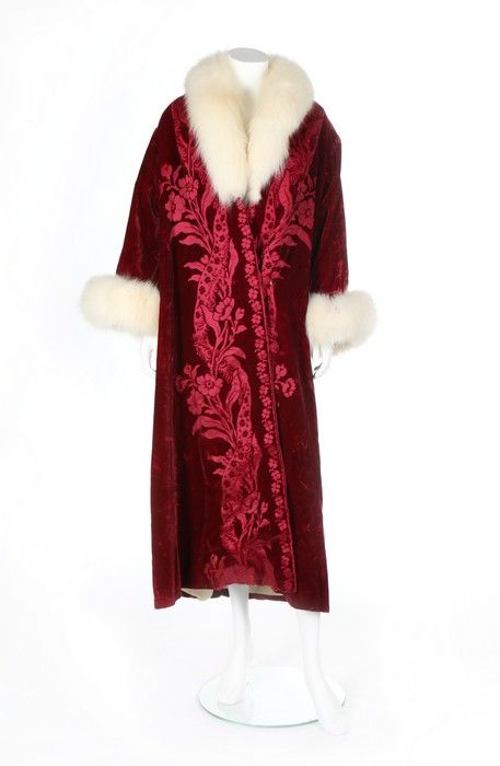 * Cut velvet evening coat, 1901 and altered in the 1920s deep crimson velvet woven with ribbon scrolls and blooms, edged in white fox and lined in ivory silk - Jean Philippe Worth Crimson Velvet, Charles Frederick Worth, House Of Worth, Evening Coat, Edwardian Dress, Velvet Coat, 1920s Dress, Edwardian Fashion, 1920s Fashion