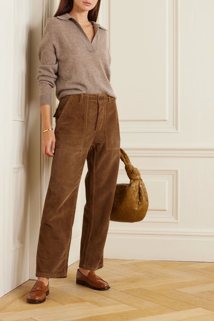 Corduroy Pants Outfit Women, Velvet Trousers Outfit, Brown Wide Leg Pants Outfit, Corduroy Trousers Outfit, Cold Date Night Outfit, Corduroy Outfits, Brown Cargo Pants Outfit, Velvet Pants Outfit, Trousers Women Outfit