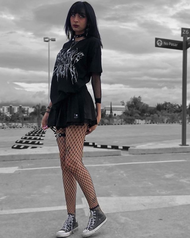 Black Shorts And Fishnets Outfits, Fishnets And Shorts Outfits, Shorts And Fishnets Outfits, Fishnet Outfit Aesthetic, Black Fishnets Outfit, How To Style Fishnets, Fem Clothing, Fishnets Outfit, Fishnet Outfits