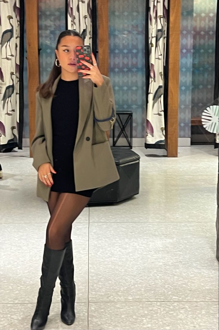 #aritzia #aritziaoutfit #style #trendy #outfitinspo #outfitideas #aritziastyleadvisor #fashion #nyc #nycoutfits Aritzia Blazer Outfit, Aritzia Business Outfit, Aritzia Agency Blazer, Aritzia Inspired Outfit, Nyc Business Fashion, Aritzia Dress Outfit, Aritzia Style Advisor, Aritzia Employee Outfit, Aritzia Outfit Work