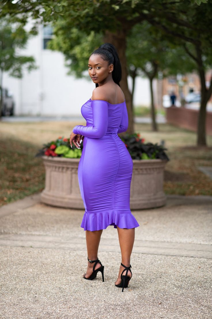 We are obsessing over this purple midi dress. We love this teamed with transparant pumps for a pretty feminine vibe. True to size Jenaba is wearing a S Composition: 92% polyester 8 % spandex Fitted Purple Midi Dress For Evening, Fitted Purple Midi Dress, Purple Fitted Midi Dress, Purple Knee-length Mini Dress For Evening, Purple Fitted Midi Length Dress, Purple Knee-length Midi Dress For Evening, Chic Purple Knee-length Dress, Lavender Knee-length Party Dress, Lavender Knee-length Dress