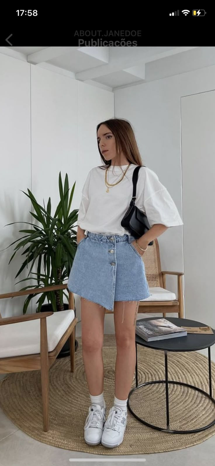 Spring Outfits Denim Skirt, Coffee Shop Date Outfit Casual, Jeans Skort Ootd, Skort Outfit Idea, Skorts Skirts For Women Outfit Ideas, Short Denim Skirt Outfit Idea, Short Denim Skirt Outfits Aesthetic, Jean Skort Ootd Summer Outfits, Denim Skort Ootd Summer Outfits