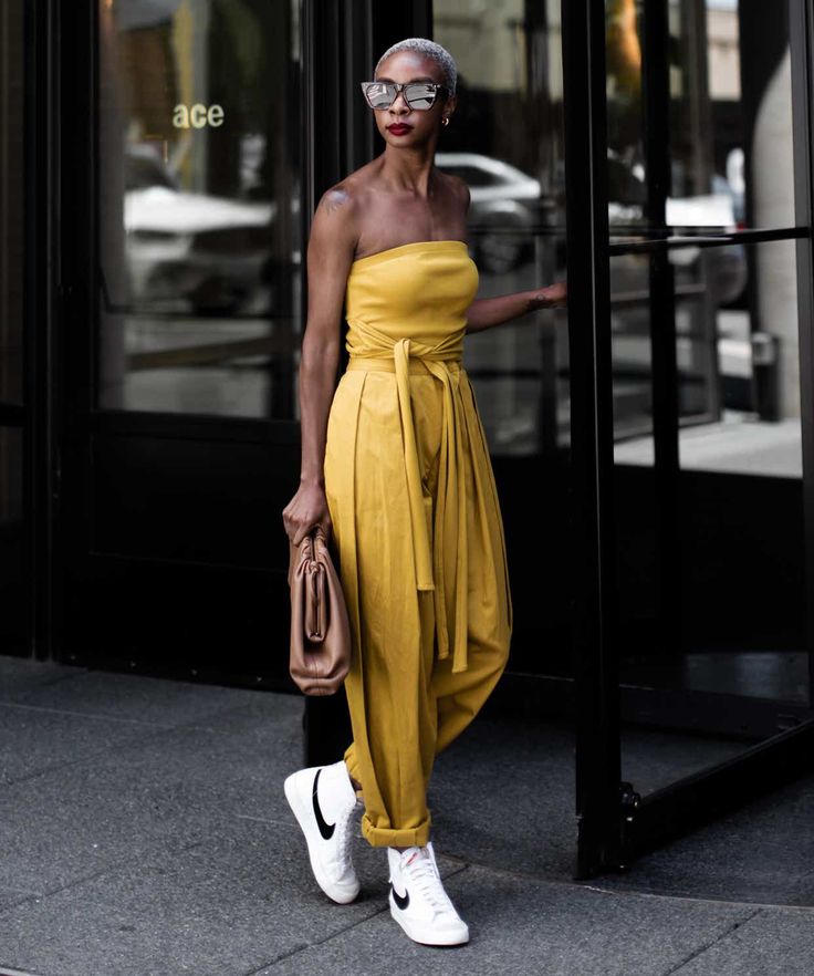 Outfits For The Heat Summer, Signed Blake Style, Black Influencers Fashion, Summer 2023 Outfits Black Women, Black Fitness Inspiration, Style Inspiration Black Women, Signed Blake, Curly Hair Outfits, Afro Chic Fashion