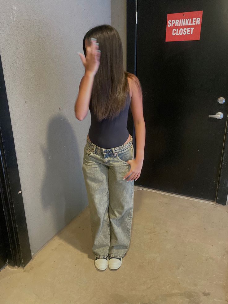 Mia Owens Outfits, Fit Pics Aesthetic, Copy Paste Latina Outfits, Rick Owens Outfits, Rick Owens Low, Rick Owens Shoes Outfit, Rick Owens Outfit, Parallel Jeans, Outfit Inspo Casual