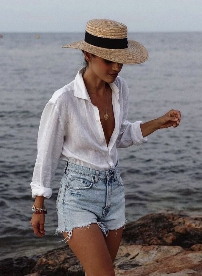 Beach Vacation Looks 2023, Chilly Spring Date Night Outfit, Tank With Button Up Shirt, Casual Boating Outfit Summer, East Hampton Outfits, Cropped Jeans Outfit Spring, Florida Outfits Summer, Dorothy Dandridge, Look Boho Chic