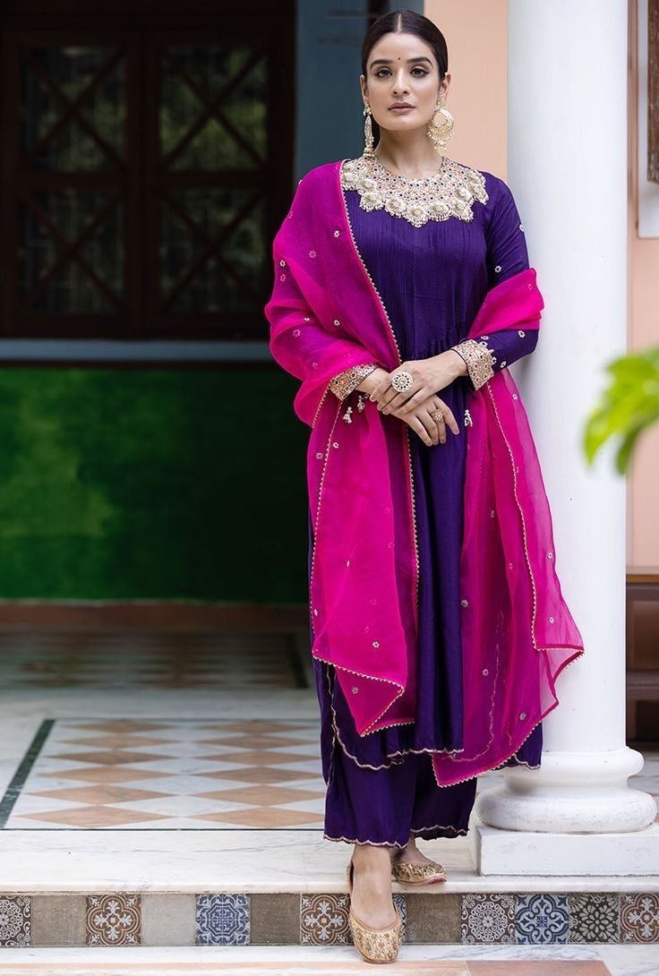 Indian Dress Up, Purple Choker, Latest Dress Design, Designer Kurti Patterns, Long Kurti Designs, Pakistani Dresses Casual, Salwar Kamiz, Latest Dresses, Traditional Indian Outfits