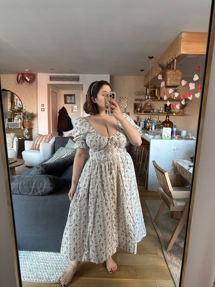 Mid Size Long Dress, Mid Size Inspiration, Plus Size Sundress Aesthetic, Cute Girly Outfits Mid Size, Midsize Romantic Fashion, Midsize Floral Dress, Classy Mid Size Outfits, Mid Size Cottagecore Outfits, Cottage Core Outfits Midsize