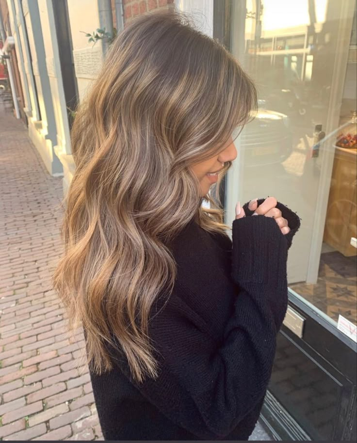 Light Brunette Hair, Summer Blonde Hair, 2025 Goals, Bronde Hair, Brown Hair Inspo, Brunette Hair With Highlights, Aesthetic Yellow, Dirty Blonde Hair, Brown Hair With Blonde Highlights